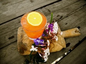 Meraviglioso meyer lemon juice, lavender infused vodka, honey and orange juice. A twist on the classic bees knees